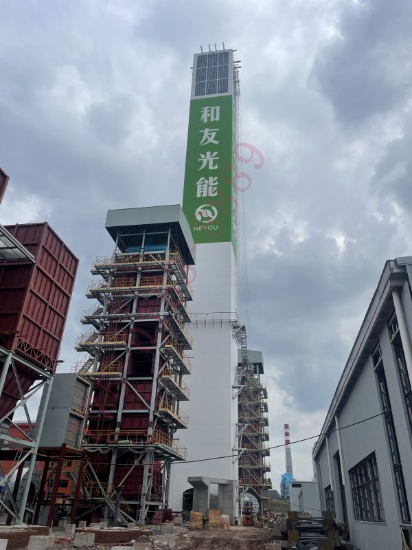 蓝天白云彩绘砖混烟筒